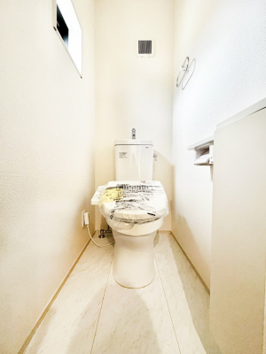�g�C���@�g�C����1�K��2�K���ꂼ��ɔz�u����Ă��ĂƂĂ��֗��ł��B 