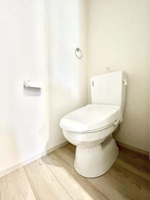 �g�C���@�g�C����1�K��2�K���ꂼ��ɔz�u����Ă��ĂƂĂ��֗��ł��B 