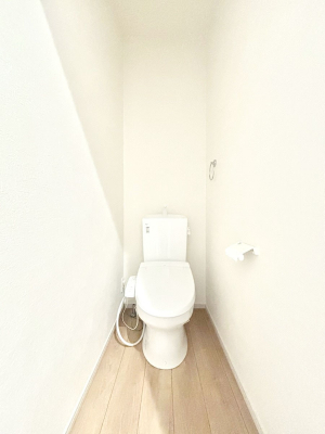�g�C���@�g�C����1�K��2�K���ꂼ��ɔz�u����Ă��ĂƂĂ��֗��ł��B 
