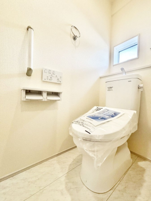 �g�C���@�g�C����1�K��2�K���ꂼ��ɔz�u����Ă��ĂƂĂ��֗��ł��B 
