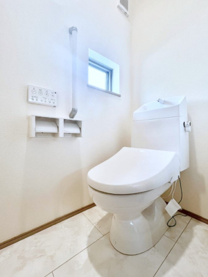�g�C���@�g�C����1�K��2�K���ꂼ��ɔz�u����Ă��ĂƂĂ��֗��ł��B 