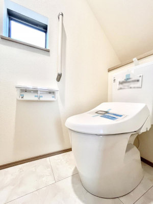 �g�C���@�g�C����1�K��2�K���ꂼ��ɔz�u����Ă��ĂƂĂ��֗��ł��B 