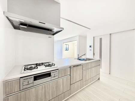 �L�b�`���@���������Ȃ���ł����Ƒ��Ƃ̉�b���y���߂�ΖʃL�b�`��