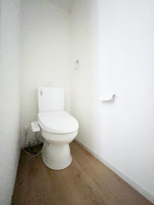�g�C���@�g�C����1�K��2�K���ꂼ��ɔz�u����Ă��ĂƂĂ��֗��ł��B 