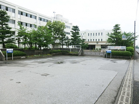 ���ӊ��@���w�Z 2400m �t�����s���������w�Z