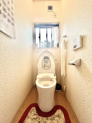 �g�C���@�g�C����1�K��2�K���ꂼ��ɔz�u����Ă��ĂƂĂ��֗��ł��B 