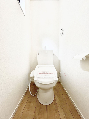 gC@`toilet`YEXbLEKȃEHVbgtgCł낰ԂłB2